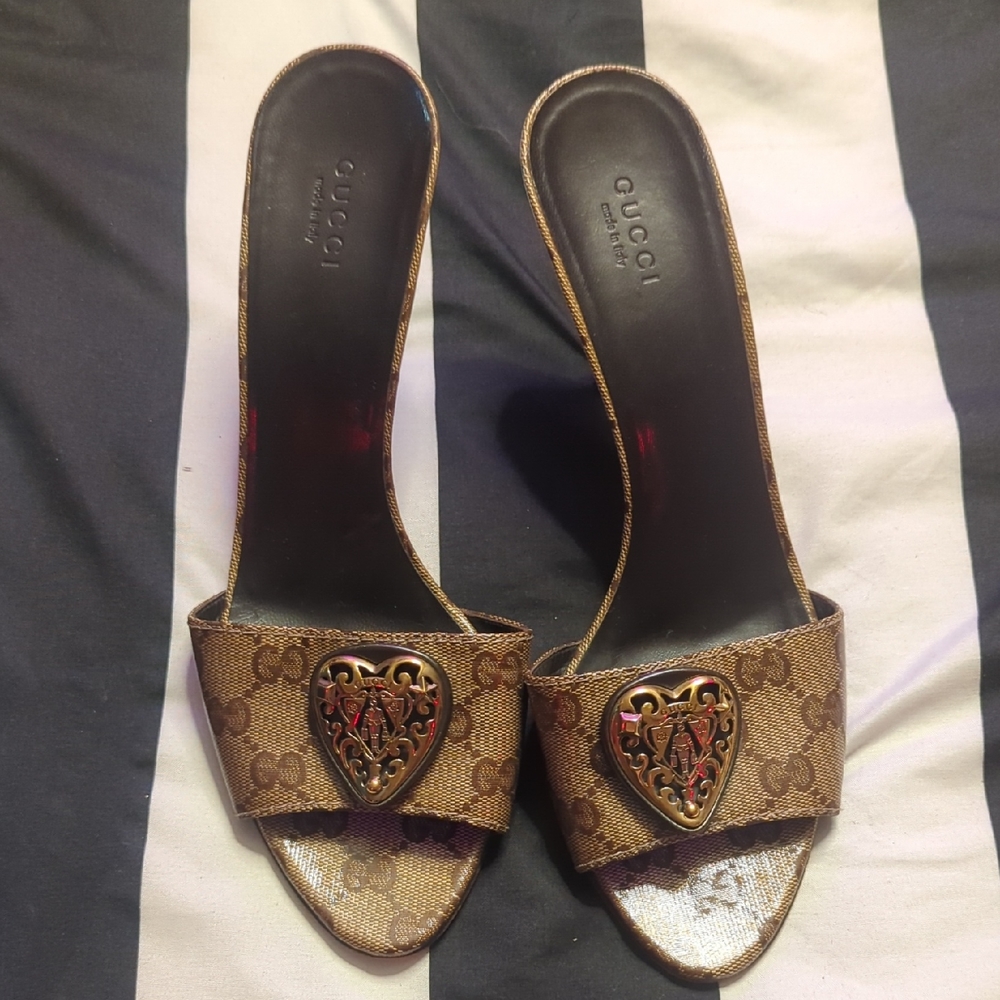 Gucci Women's Vintage Heart Open Toe Sandal